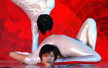 ChineseAcrobats.jpg